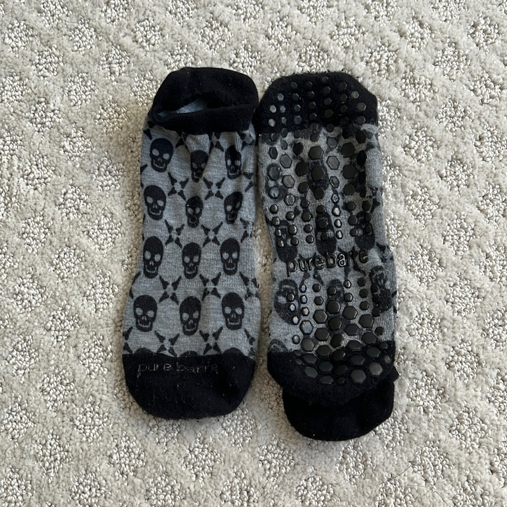 Pure Barre sticky skeleton socks💀☠️